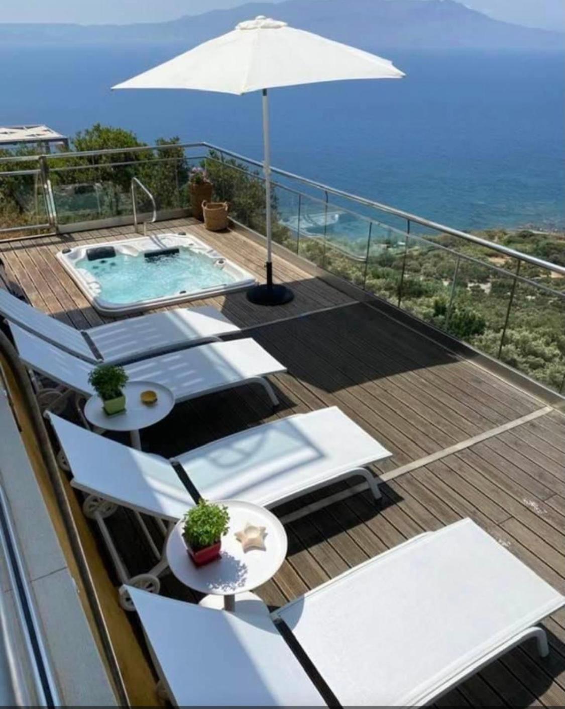 Beachfront Ravdoucha Epavlis Eleni Villa - Pool, Hot Tub, Gym, Sauna, Private Parking, Wifi Chania  Екстер'єр фото