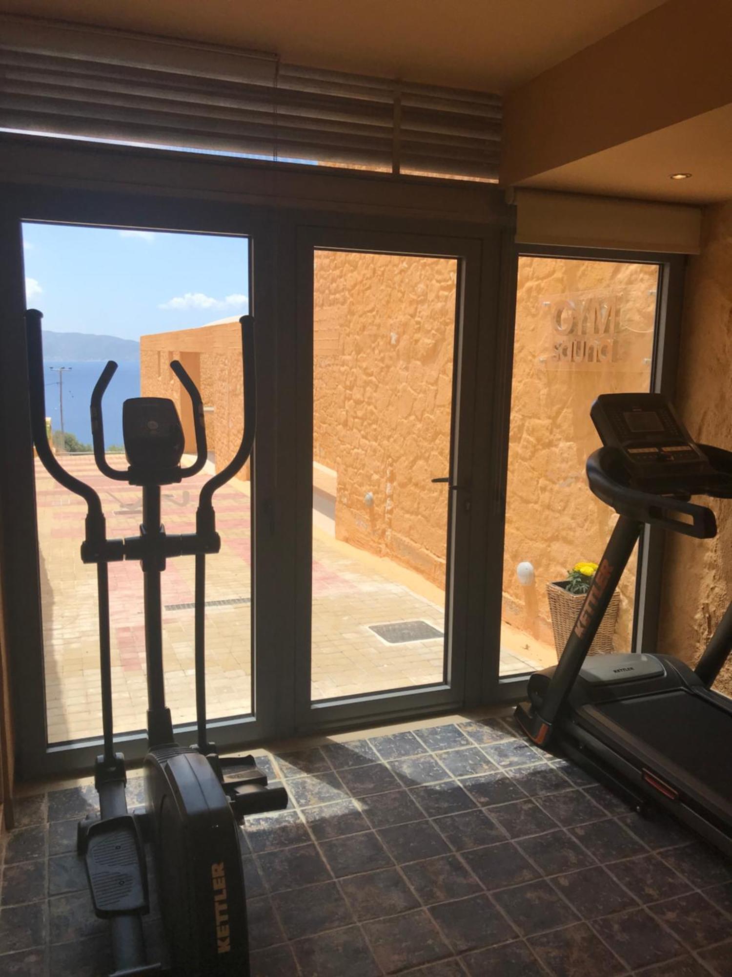 Beachfront Ravdoucha Epavlis Eleni Villa - Pool, Hot Tub, Gym, Sauna, Private Parking, Wifi Chania  Екстер'єр фото