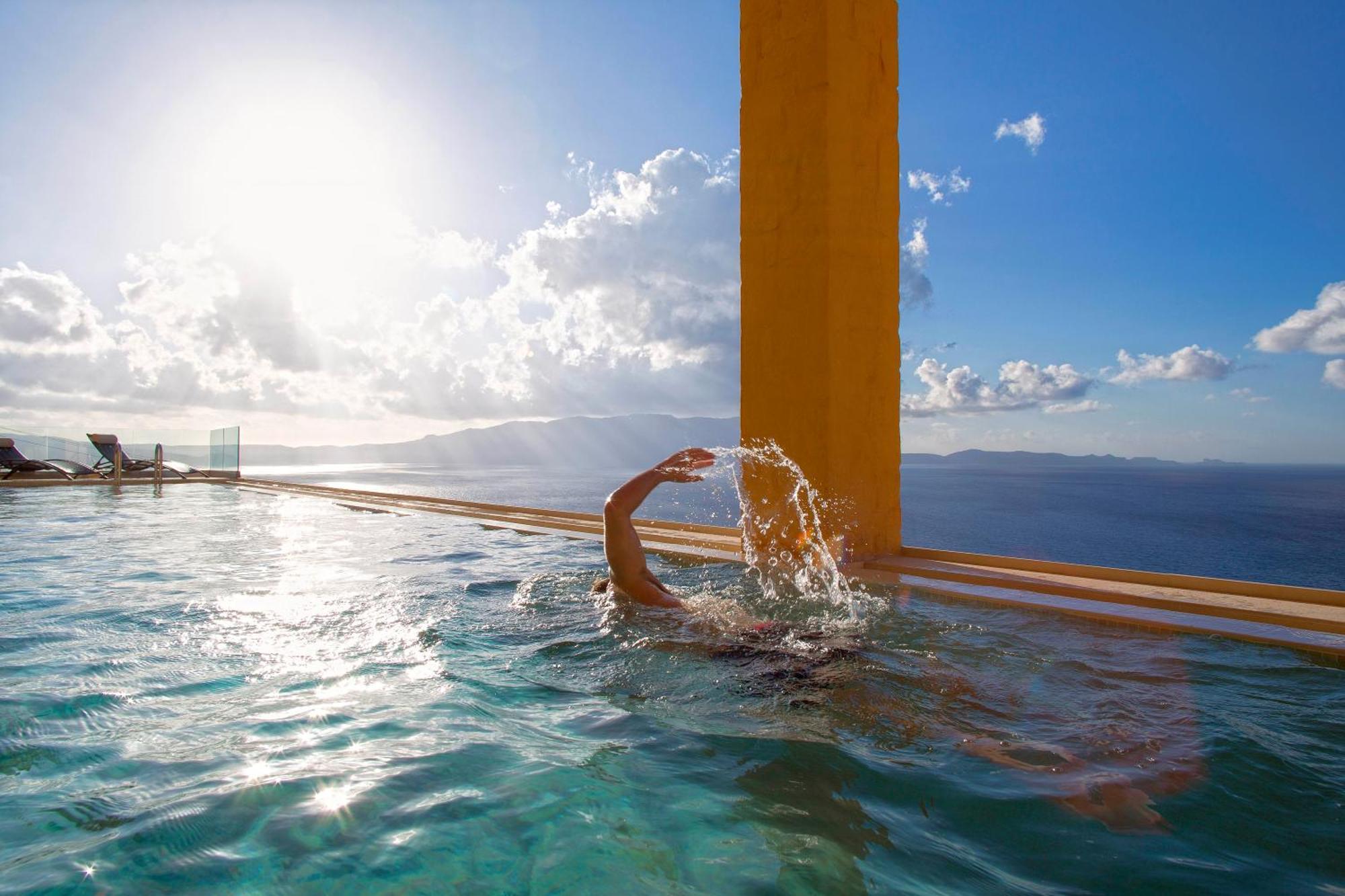 Beachfront Ravdoucha Epavlis Eleni Villa - Pool, Hot Tub, Gym, Sauna, Private Parking, Wifi Chania  Екстер'єр фото