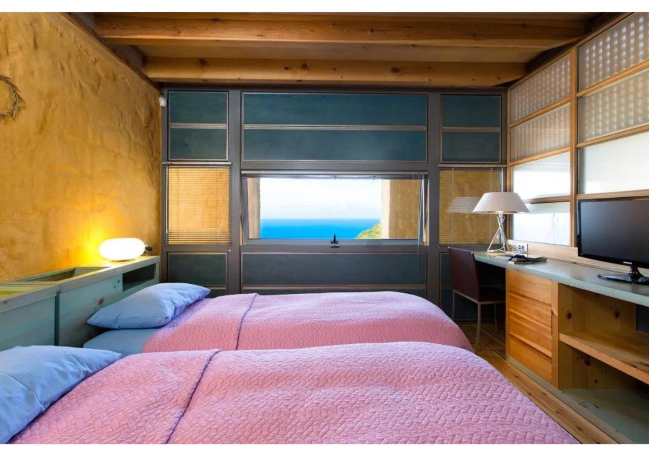 Beachfront Ravdoucha Epavlis Eleni Villa - Pool, Hot Tub, Gym, Sauna, Private Parking, Wifi Chania  Екстер'єр фото